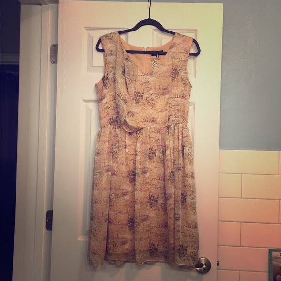 Tahari Dresses & Skirts - GUC TAHARI Arthur S. Levine Peach Dress